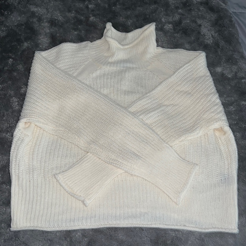 XL LU NYC Sweater.   New without Tags